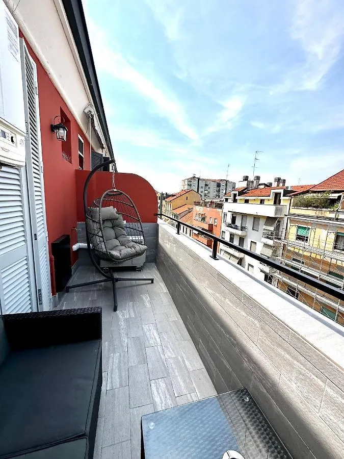 Apartment Splendido Appartamento In Design Con Terrazzo Milan